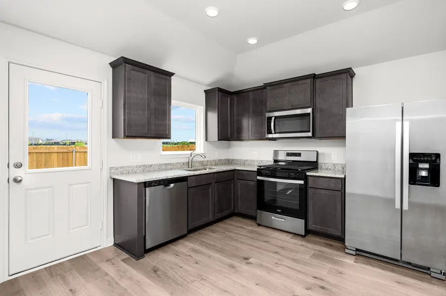 8309 White Wolf Trail, Ponder, TX 76259 - Image #3