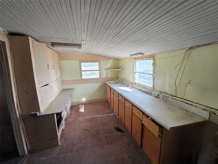 1002 Austin Street, Robert Lee, TX 76945 - Image #3