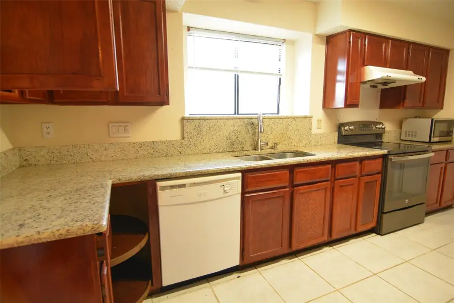 210 W Apollo Road, Garland, TX 75040 - Image #3