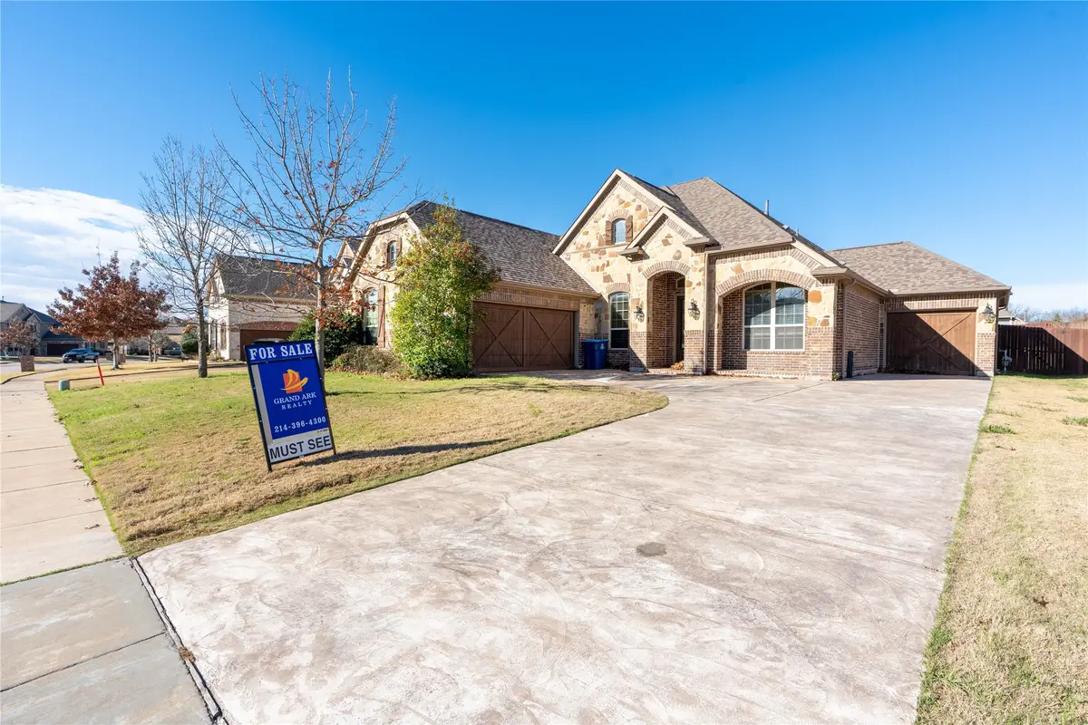 9101 Waters Lane, Rowlett, TX 75089 - Image #1