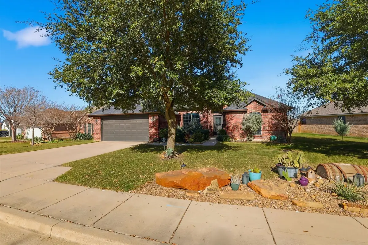 321 Lockwood Lane, Weatherford, TX 76087 - Image #1