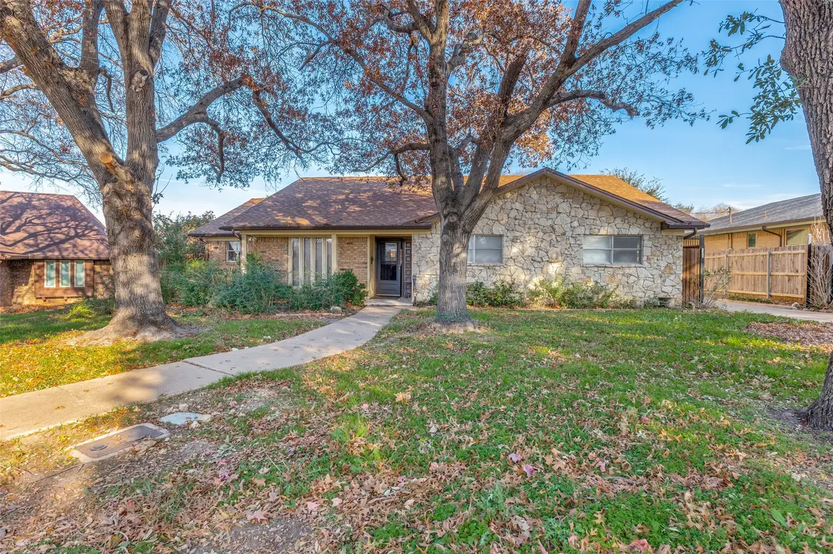 305 Cedar Creek Court, Fort Worth, TX 76103 - Image #1