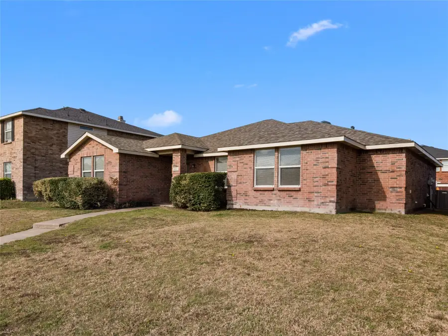 1021 Badger Run, Lancaster, TX 75134 - Image #2
