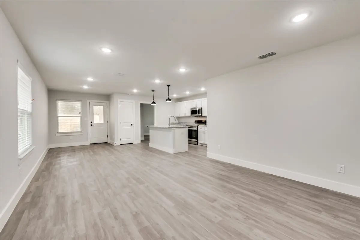 420 E 5th Street, Bonham, TX 75418 - Image #1