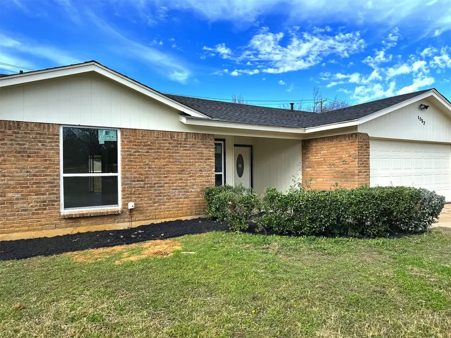 1052 Fox River Lane, Fort Worth, TX 76120 - Image #3