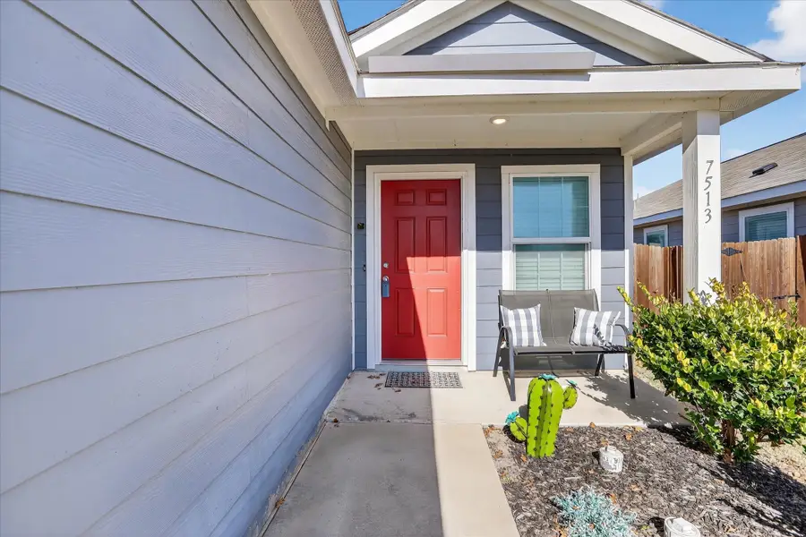 7513 Gray Wolf Lane, McKinney, TX 75071 - Image #3