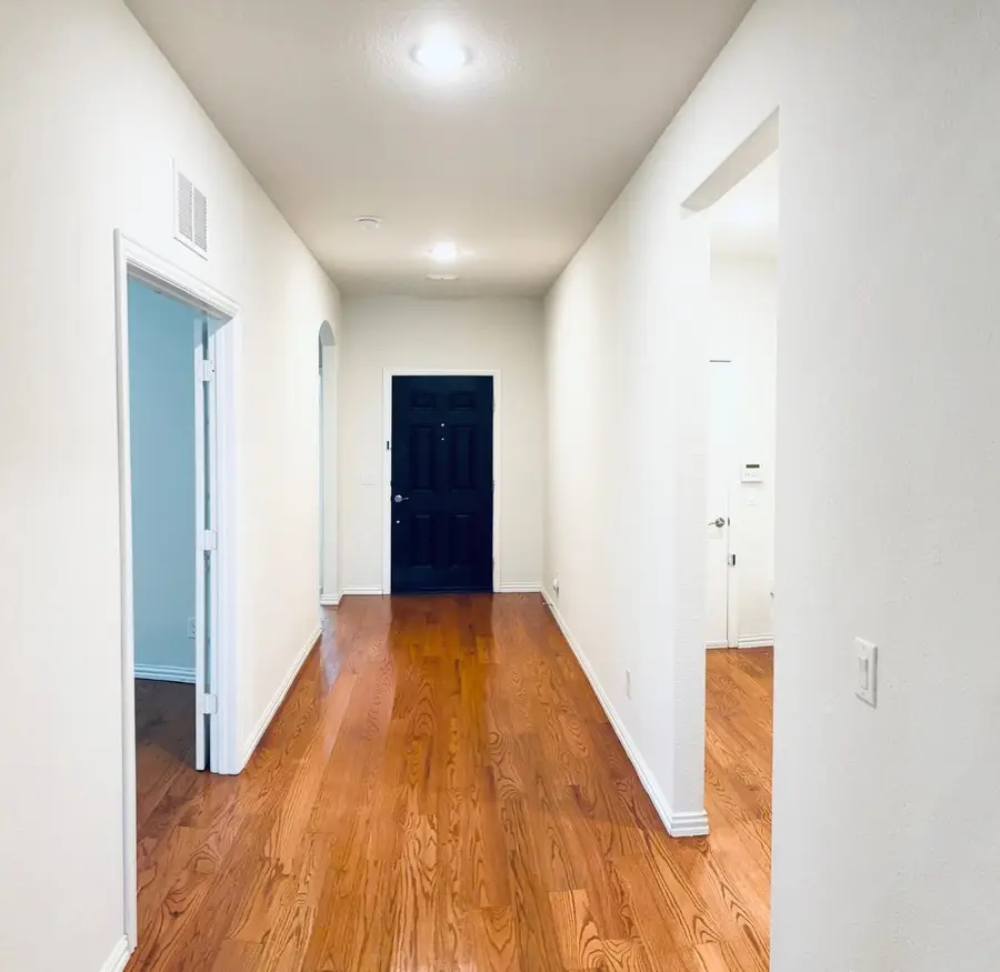 105 Hanover Trail, Lewisville, TX 75067 - Image #3