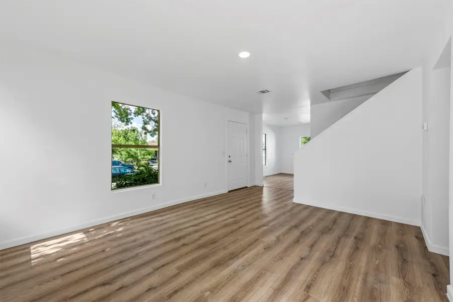 504 E Robert Street, Fort Worth, TX 76104 - Image #3