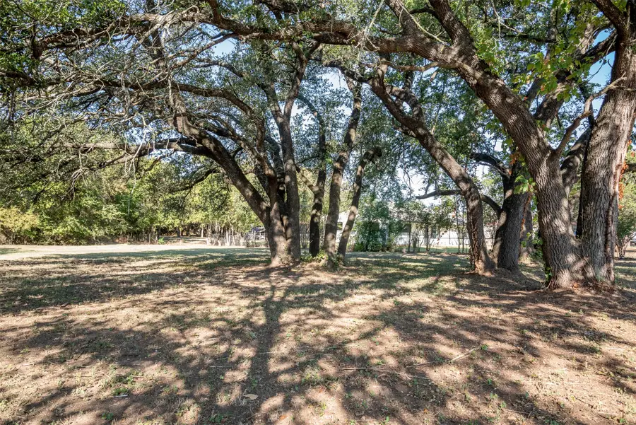 210 Davis Road, Granbury, TX 76049 - Image #3