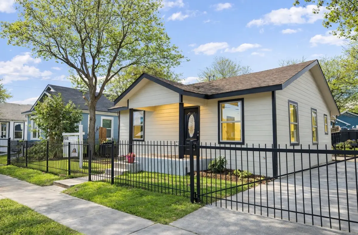 1220 E Bessie Street, Fort Worth, TX 76104 - #1