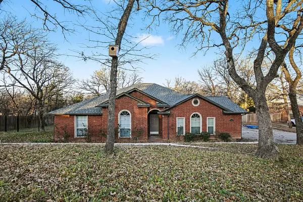 533 Shady Oaks Trail, Burleson, TX 76028