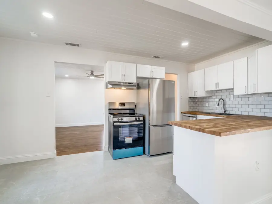 4528 Newman Drive, Haltom City, TX 76117 - Image #3