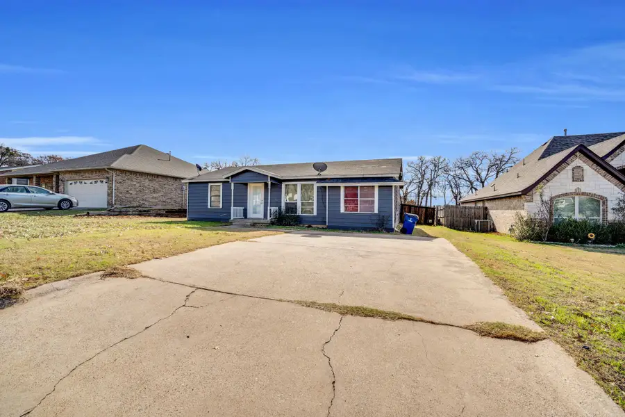 908 Harrison Drive, Kennedale, TX 76060 - Image #3