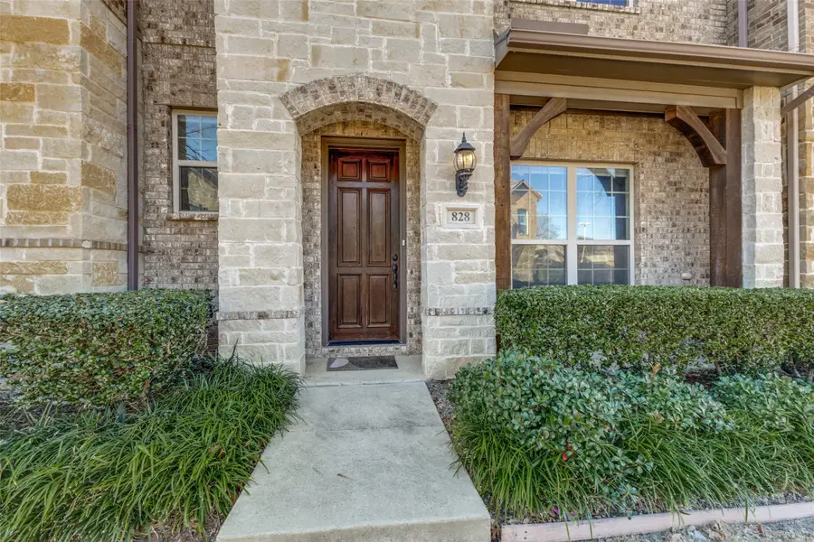 828 Rohan Drive, Richardson, TX 75081 - Image #2