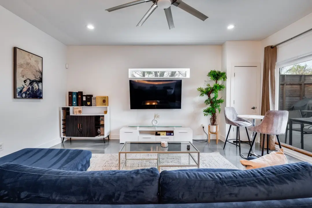 130 S Cisco Street, Dallas, TX 75246 - Image #1