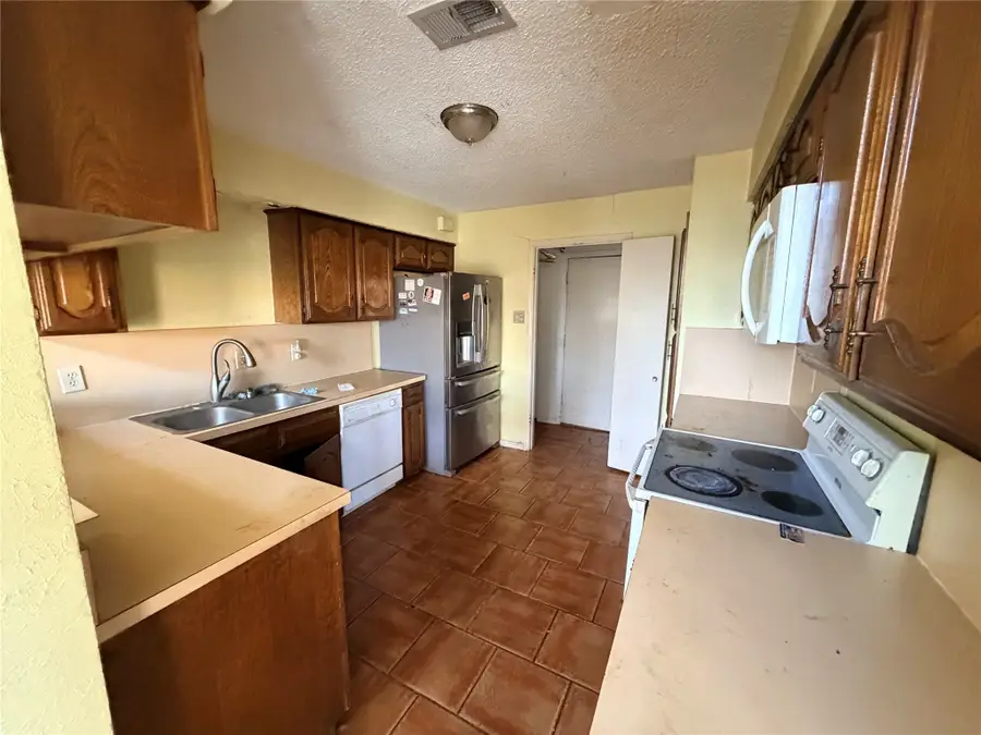 821 Via Madonna, Mesquite, TX 75150 - Image #2