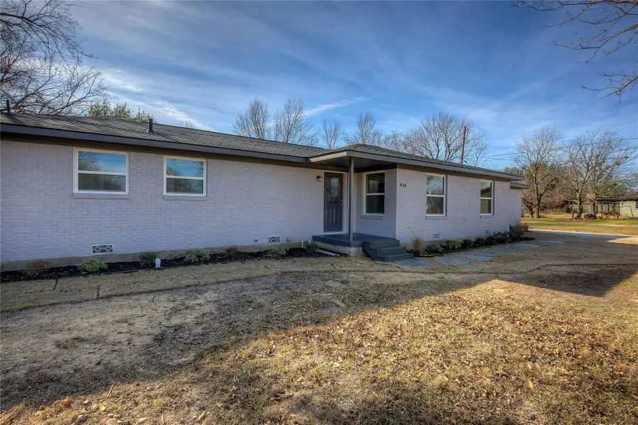 946 Jefferson Street E, Sulphur Springs, TX 75482 - Image #2