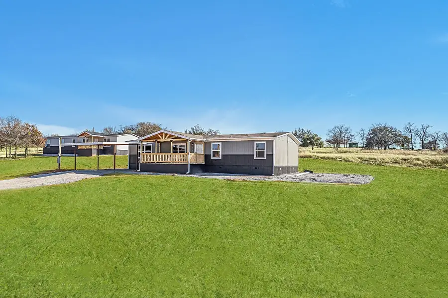 109 Draven Drive, Springtown, TX 76082 - Image #2