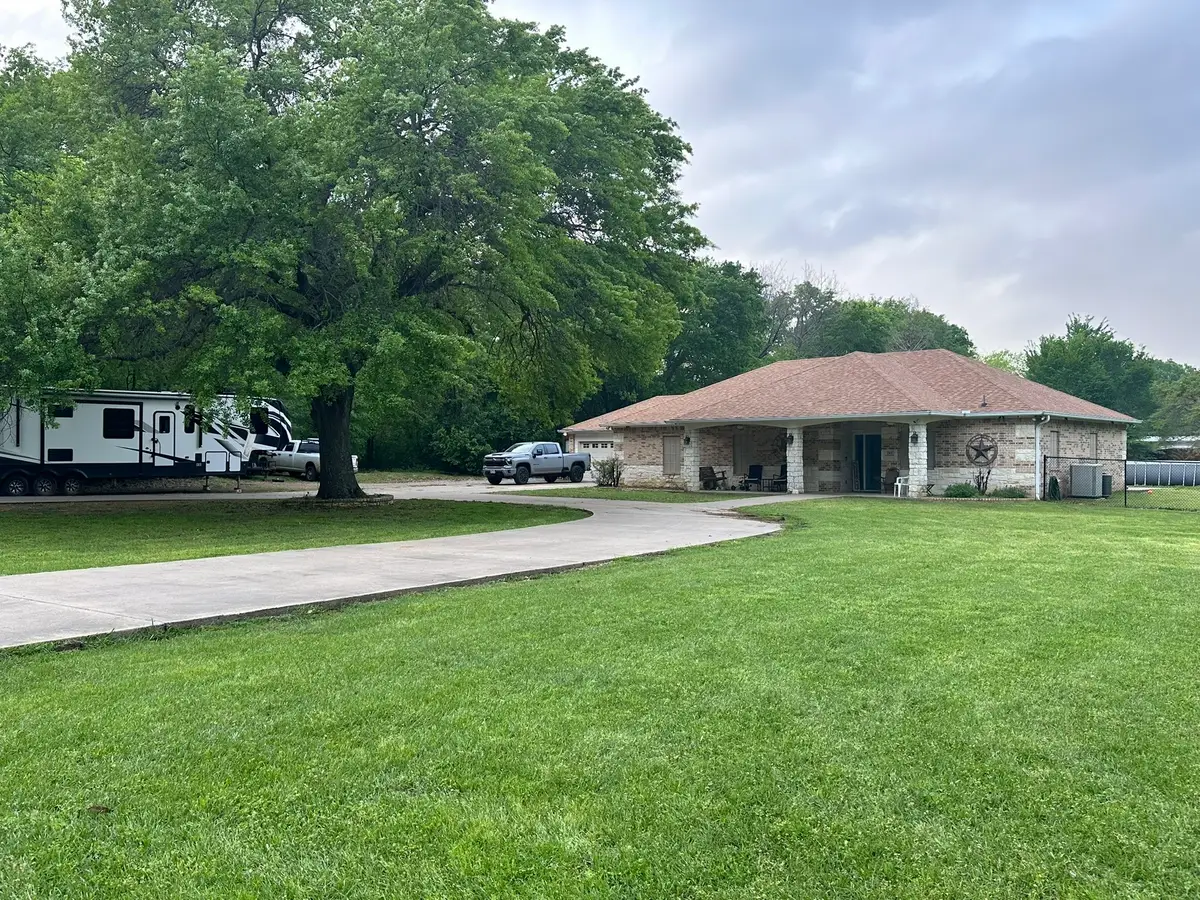 201 W Oak Street, Eustace, TX 75124 - #1