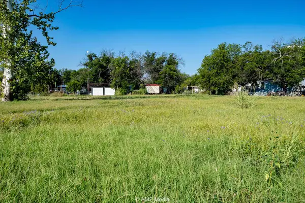 1703 1705 1701 Dallas Avenue, Brownwood, TX 76801