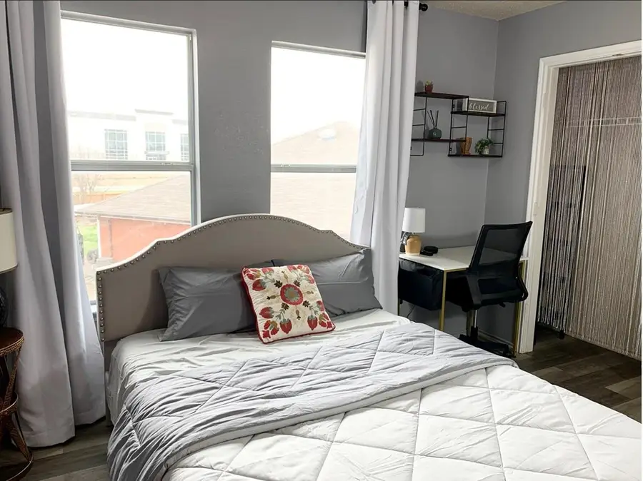 208 Dakota Ridge Drive, Fort Worth, TX 76134 - Image #2