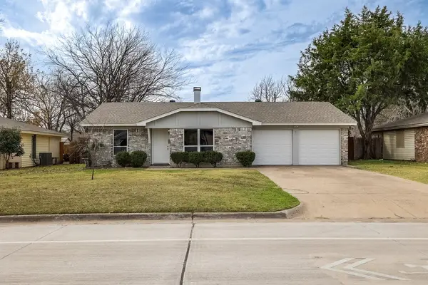 341 Summercrest Boulevard #B, Burleson, TX 76028