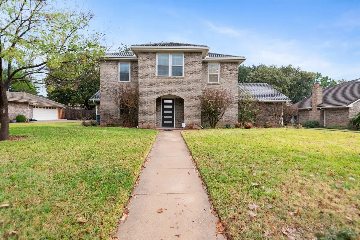 30 Crestwood Drive, Trophy Club, TX 76262 - #1