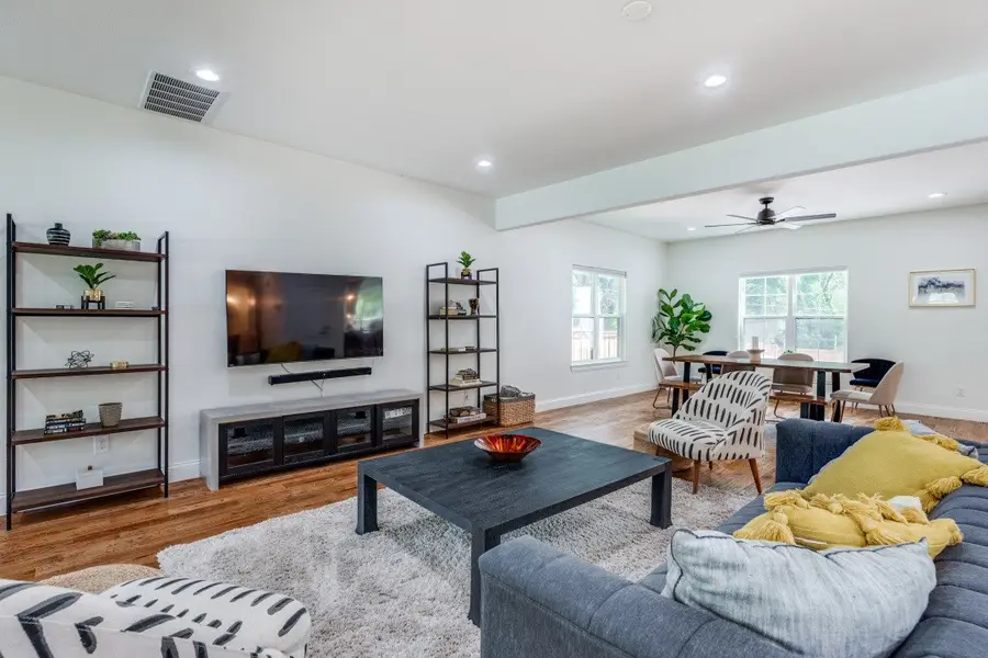 1000 Cameron Avenue, Dallas, TX 75223 - Image #3