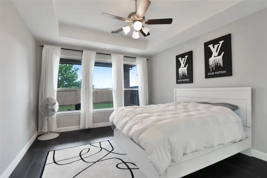 925 Spring Falls Drive, McKinney, TX 75071 - Image #3