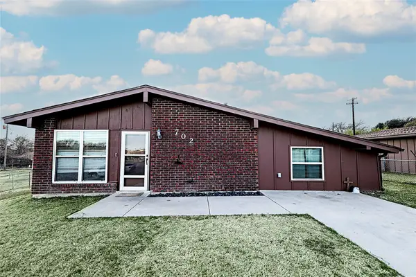 702 E Decatur Street, Bowie, TX 76230