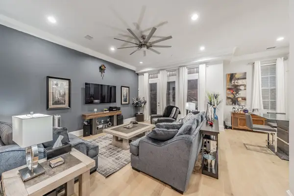 7333 Valley View Lane #902, Dallas, TX 75240