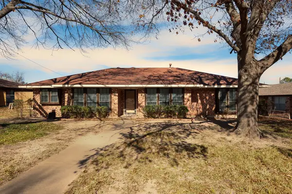 525 Danny Drive, DeSoto, TX 75115