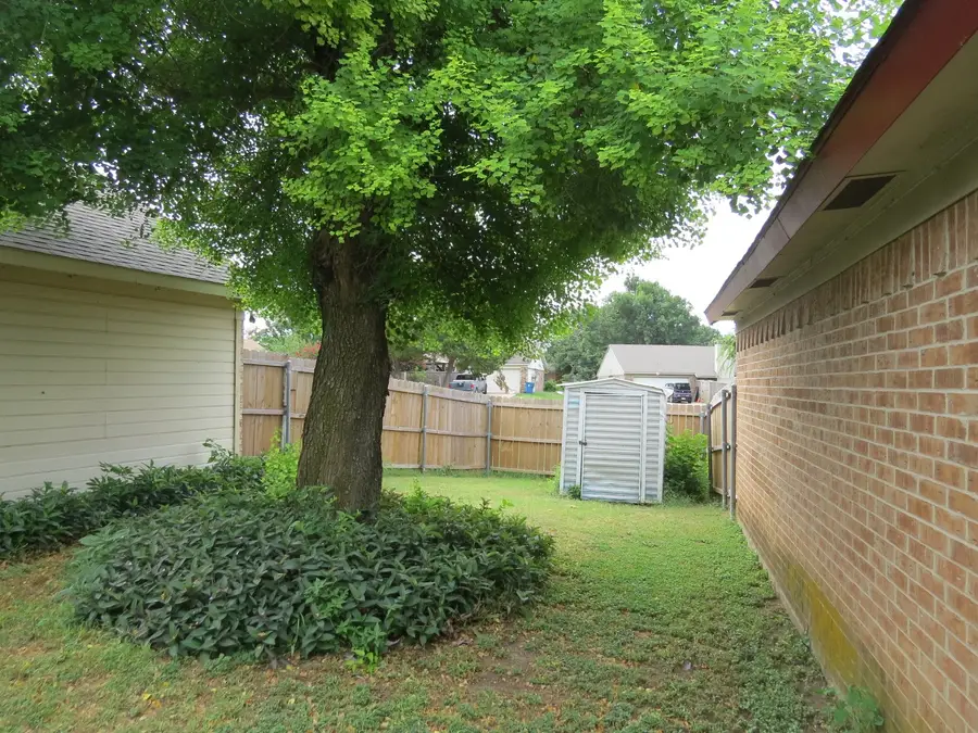 1026 Sanders Drive, Duncanville, TX 75137 - Image #2