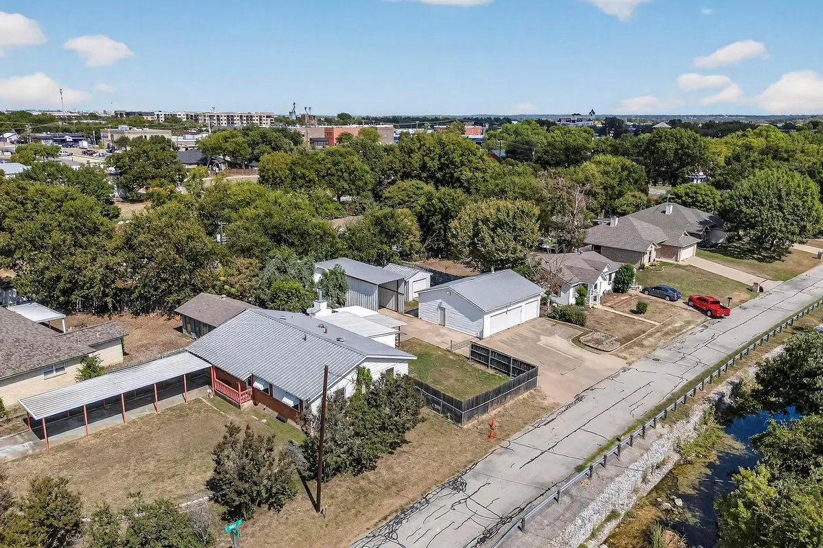 157 SE Tarrant Avenue, Burleson, TX 76028 - Image #1