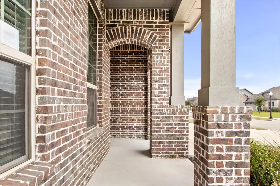 335 Country Meadows Boulevard, Waxahachie, TX 75165 - Image #2