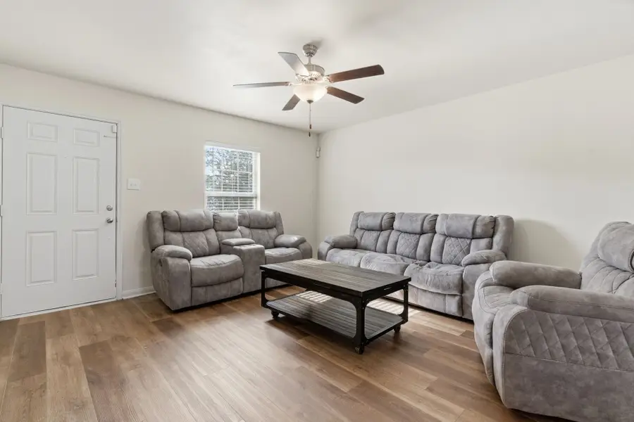 1321 Eagle Lake Drive, Azle, TX 76020 - Image #3