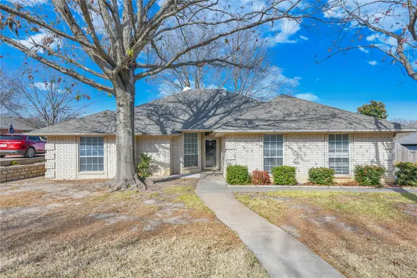 917 Jonathan Court, Weatherford, TX 76086