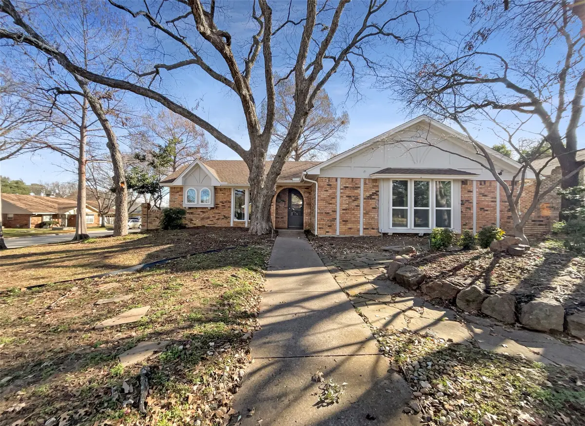 2201 Shady Meadow Court, Arlington, TX 76013 - Image #1