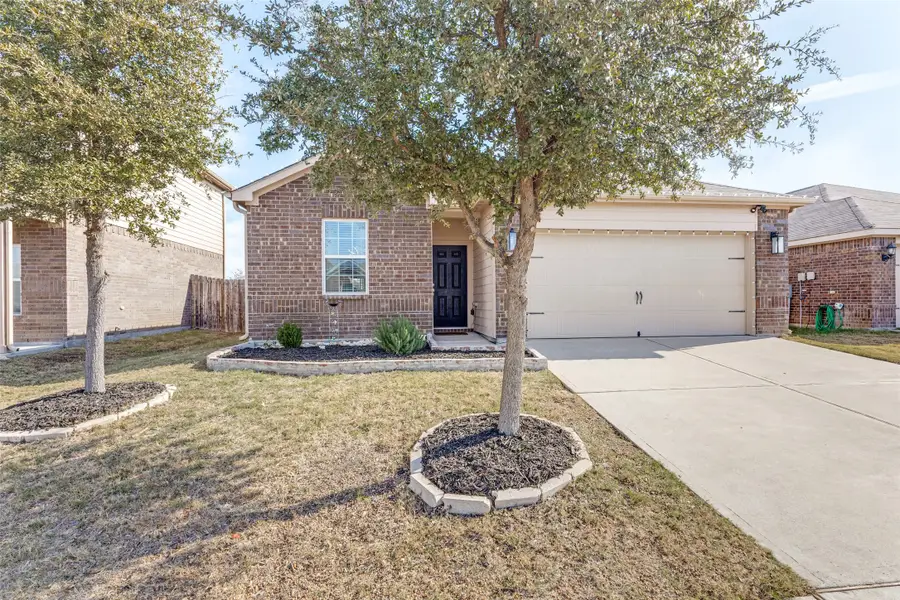 6012 Amber Cliff Lane, Fort Worth, TX 76179 - Image #2