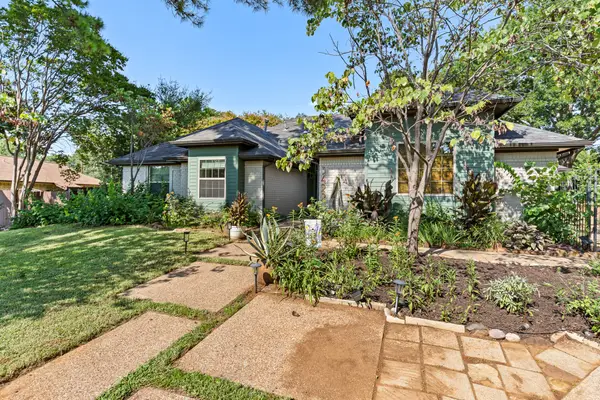 3422 Mercury Drive, Grapevine, TX 76051