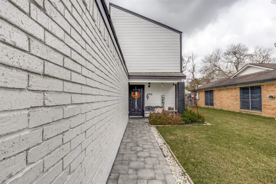 605 S Remington Drive, Angleton, TX 77515 - Image #3