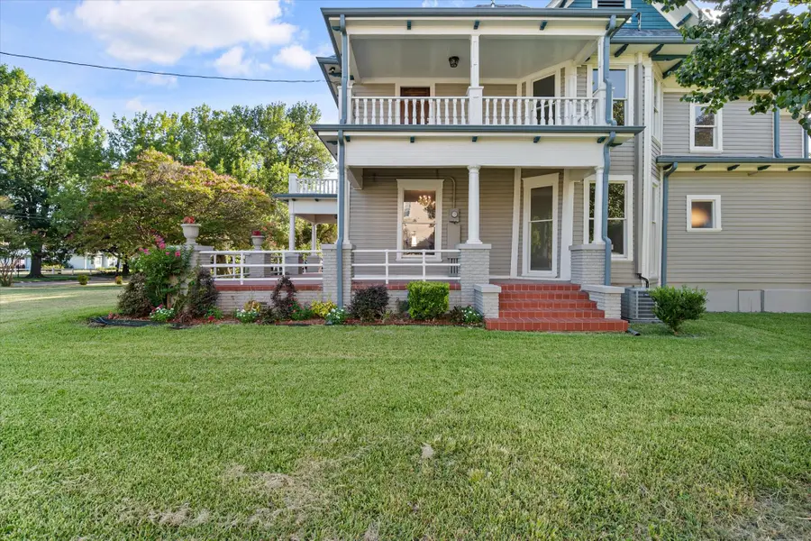 1020 W 3rd Avenue, Corsicana, TX 75110 - Image #3