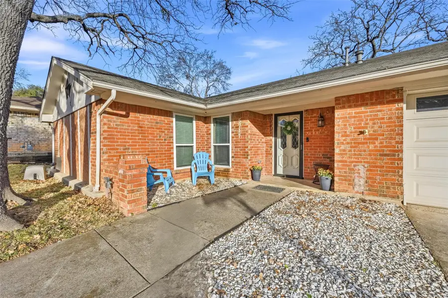 5717 Overridge Court, Arlington, TX 76017 - Image #2