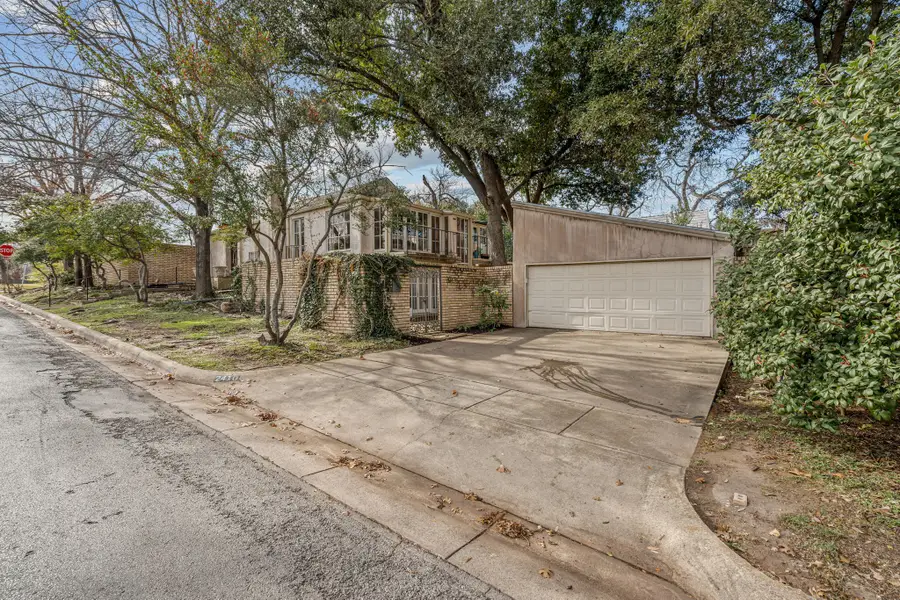 2410 Halloran Street, Fort Worth, TX 76107 - #3