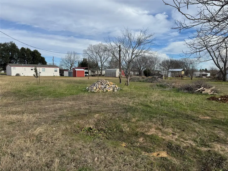 2409 Hickory Lane, Burleson, TX 76028 - Image #2