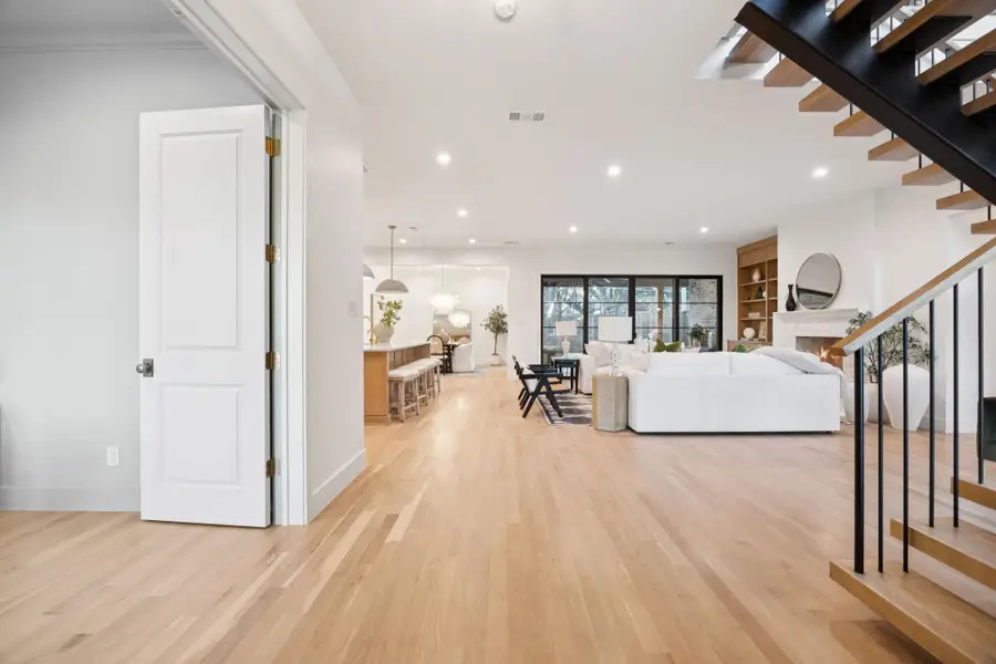 9305 Lynbrook Drive, Dallas, TX 75238 - Image #3