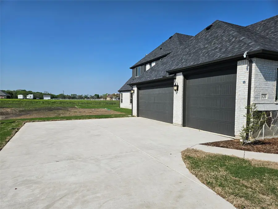 359 Redwood Circle, Trenton, TX 75490 - Image #3