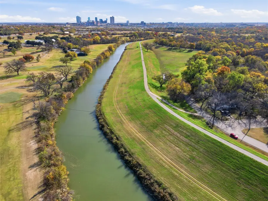 3700 Oaklawn Drive, Fort Worth, TX 76107 - Image #2