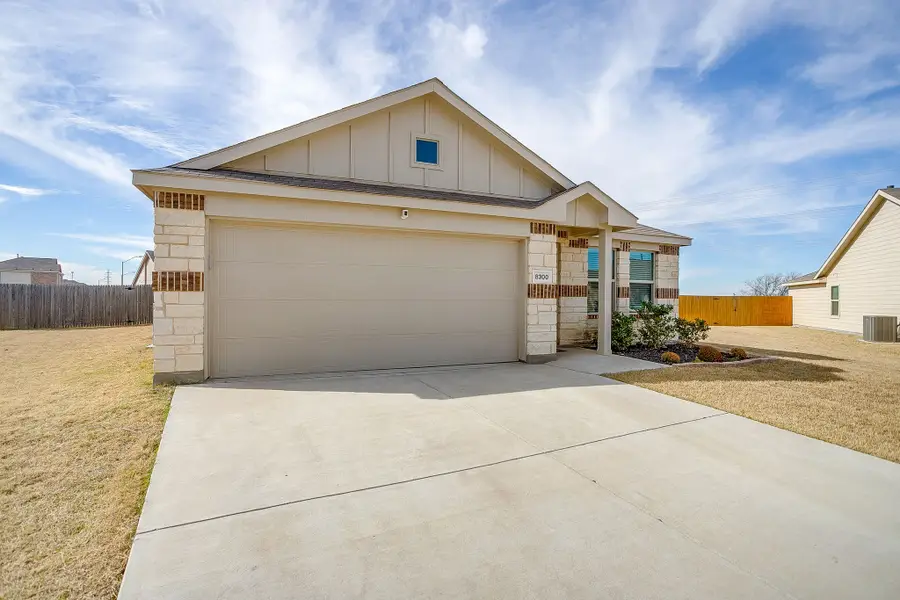 8300 Hollow Bend Street, Fort Worth, TX 76123 - Image #2