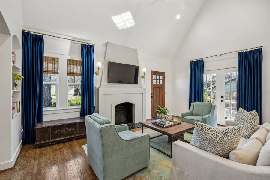 5019 Stoneleigh Avenue, Dallas, TX 75235 - Image #3